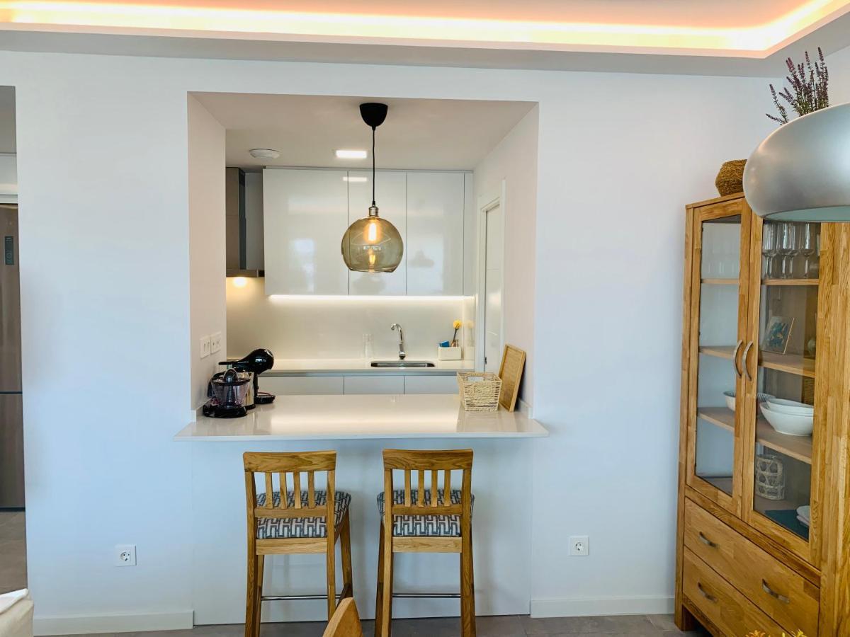 Sea View Luxury New Port Apartment *