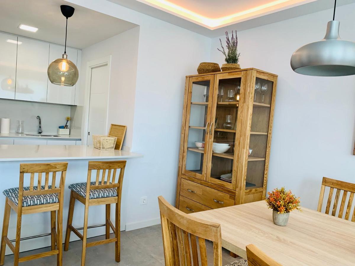 Sea View Luxury New Port Apartment