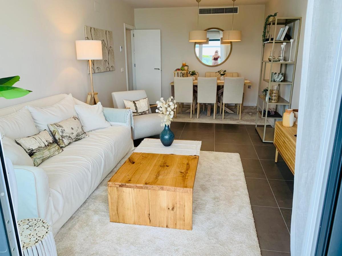 Sea View Luxury New Port Apartment *