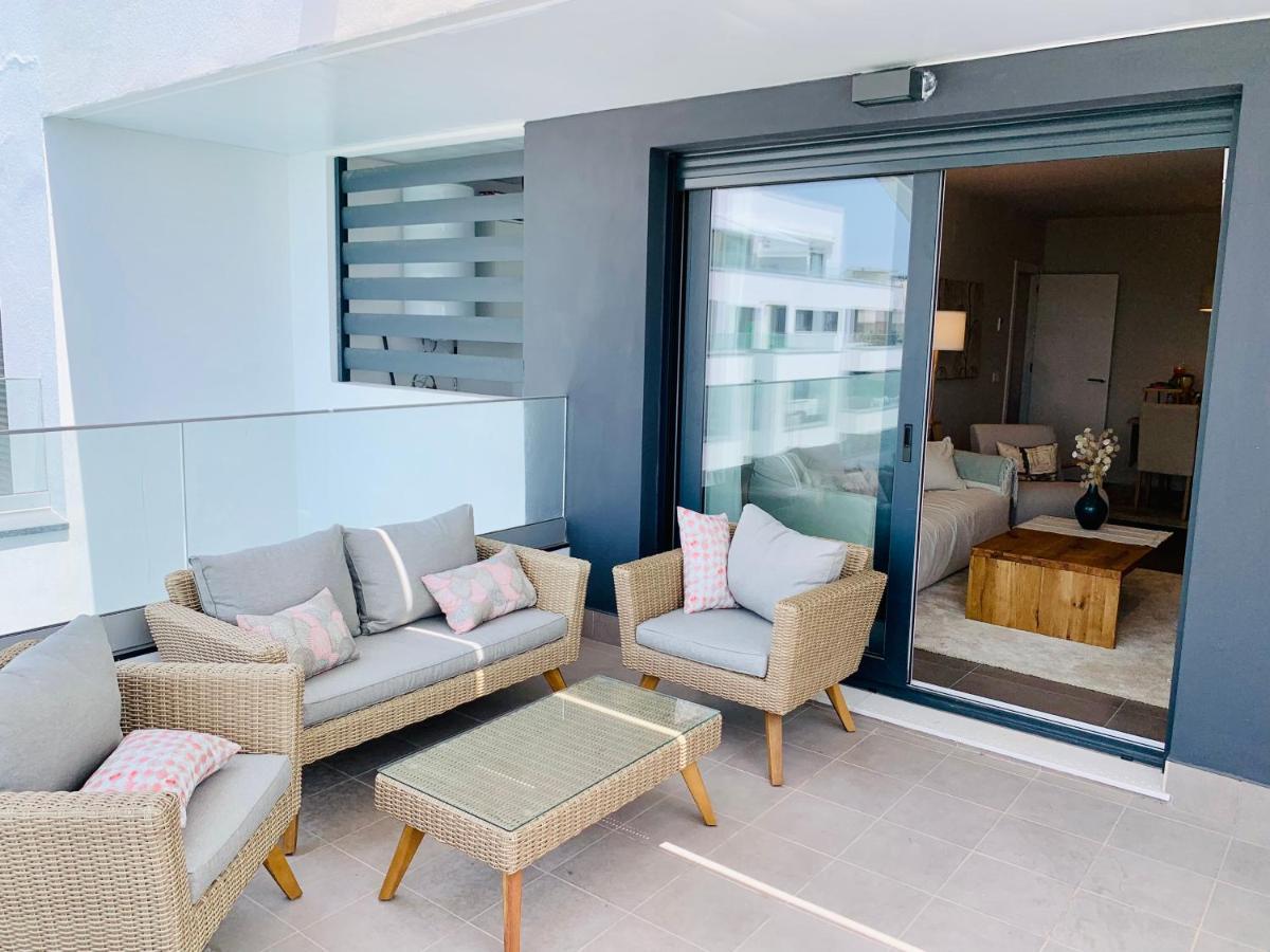 Sea View Luxury New Port Apartment
